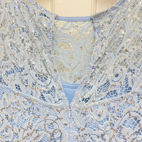 Ice blue NWT lace and sequin maxi gown - Picture 3 of 4
